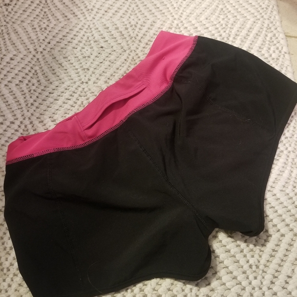 XS Reebok Shorts - Picture 2 of 3